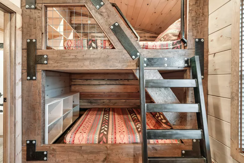 HIBERNATION LODGE