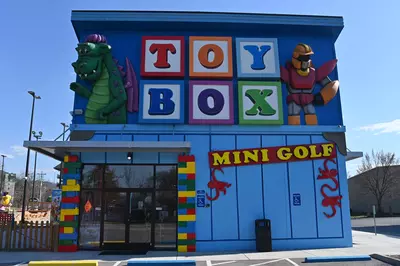 toy box mini golf