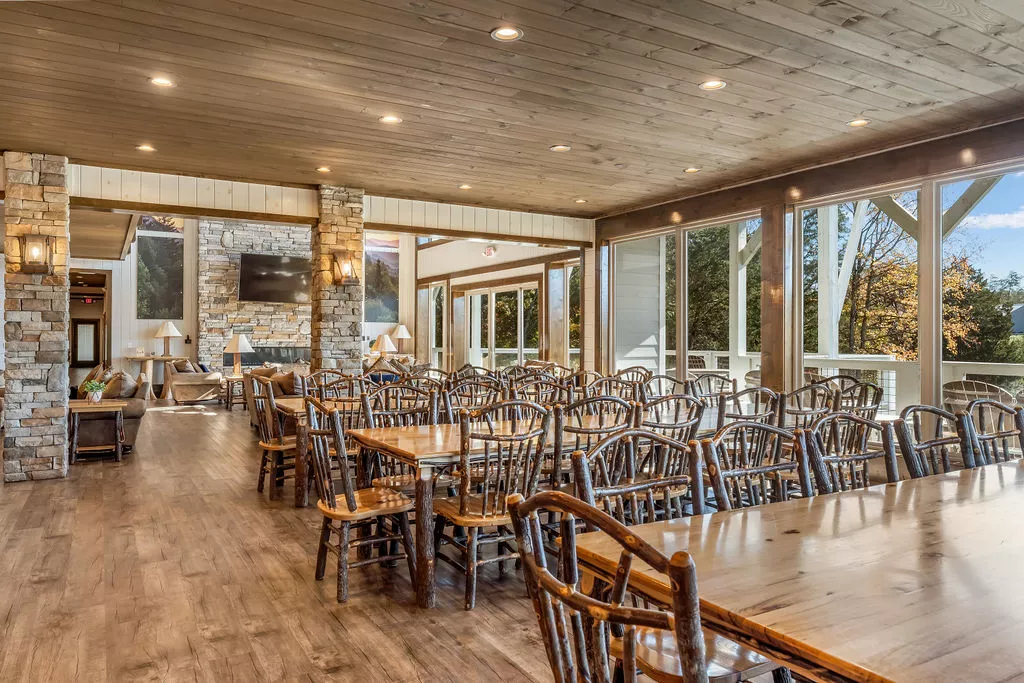 GRAND LECONTE LODGE