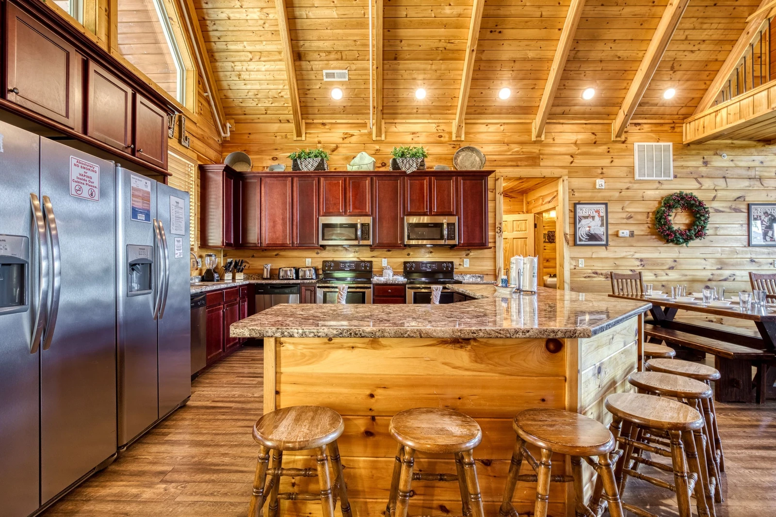 SUMMIT VISTA LODGE