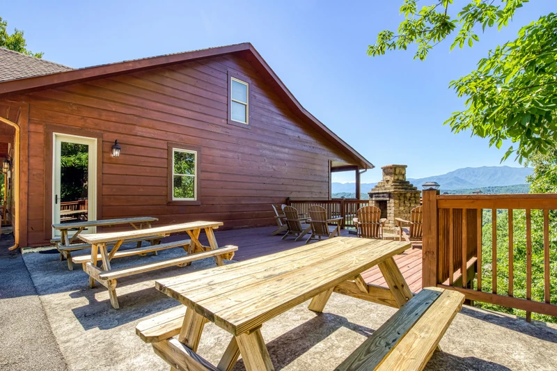 SUMMIT VISTA LODGE