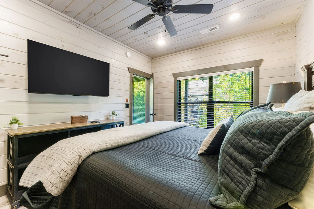 BEAR CREEK LODGE