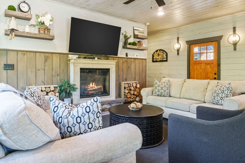 BEAR CREEK LODGE