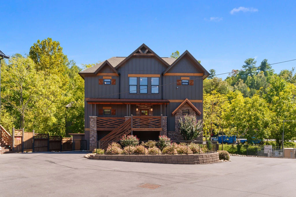 BEAR CREEK LODGE